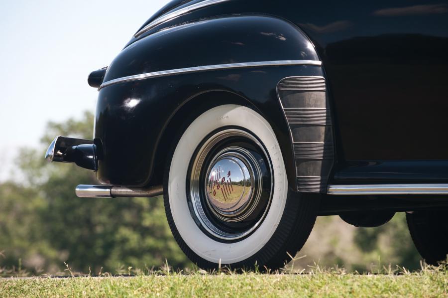  Ford Super DeLuxe Business Coupe 1946 года  (фото 9 из 20)